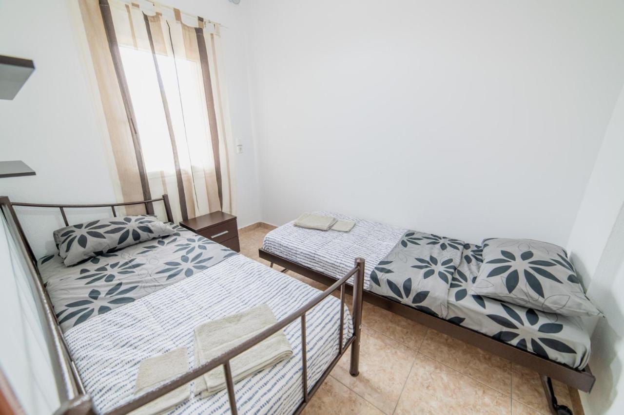 Family Resort 1 Ofrínion المظهر الخارجي الصورة