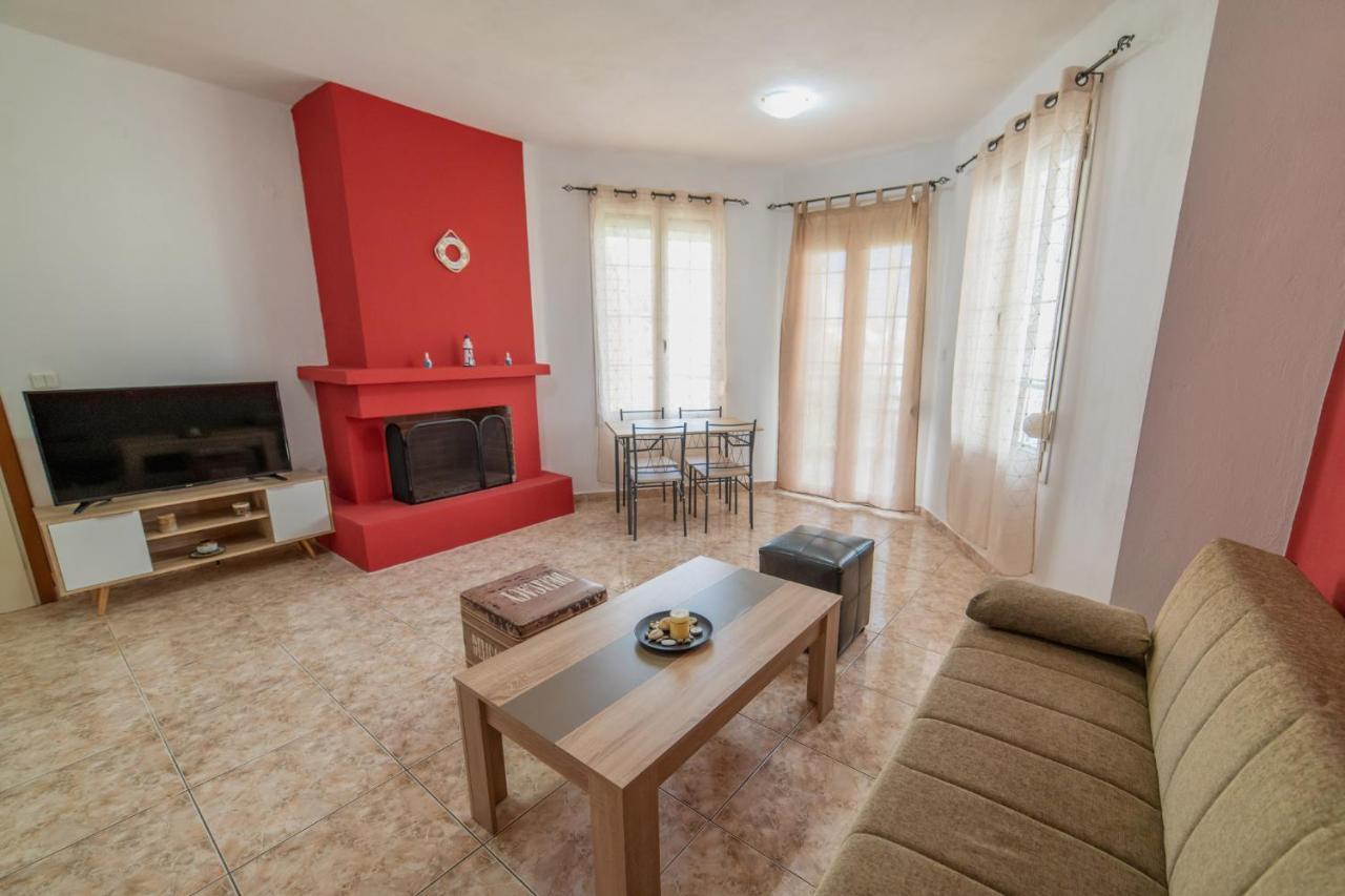 Family Resort 1 Ofrínion المظهر الخارجي الصورة